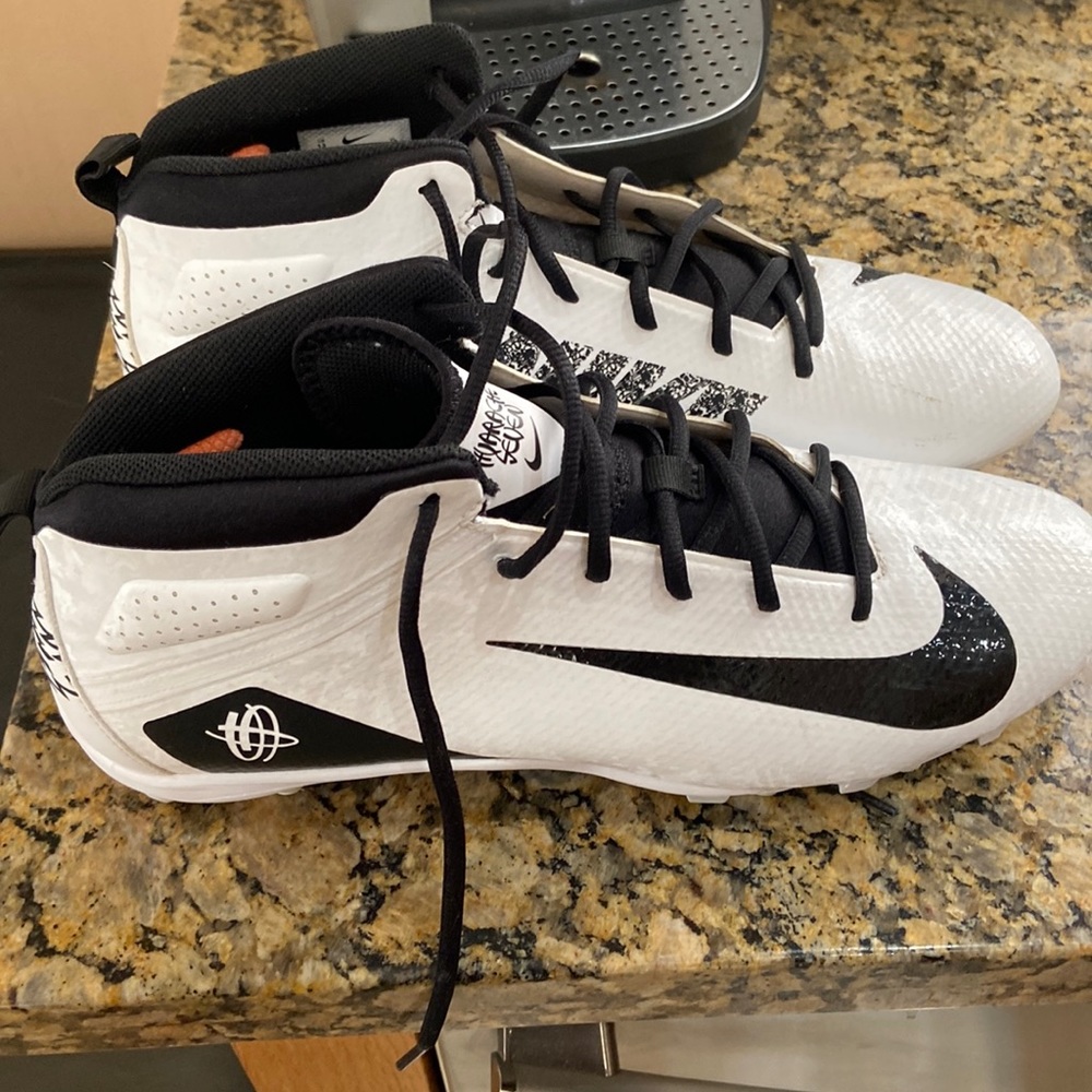 Football cleats